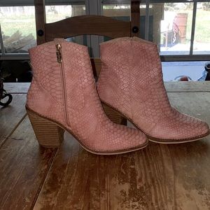 Mackin J Henry-1 ankle boots